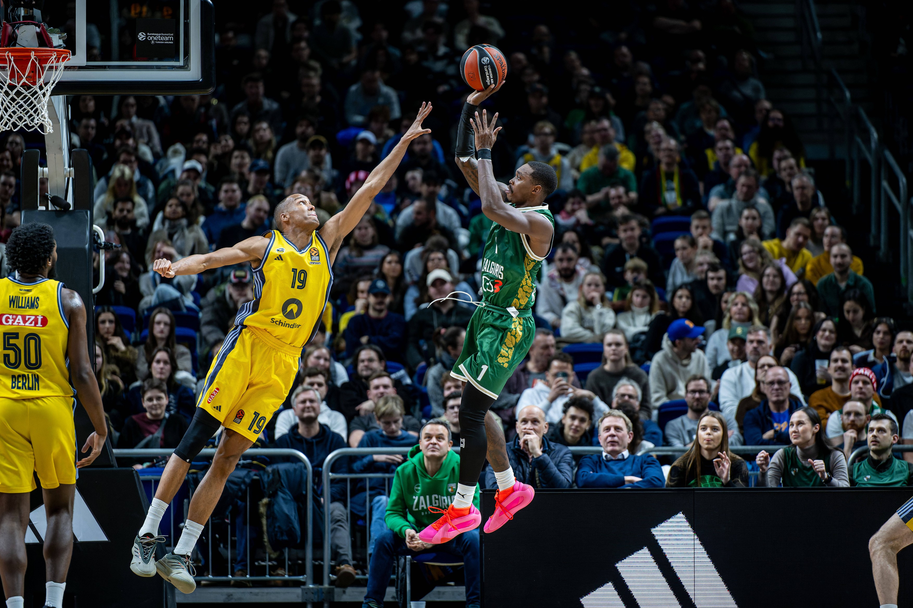 Luni Voker odlazi iz Makabija, evroligaši stali u red za potpis bivše NBA zvezde