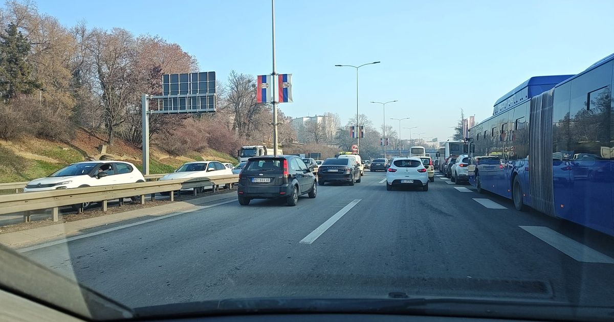 Počelo je! Autoput ka Novom Beogradu PARALISAN, sve stoji! Spremite se za gužve