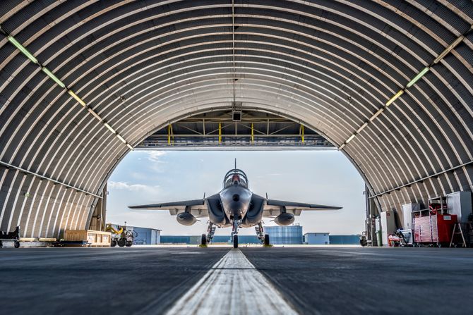 Leonardo M 346 Master