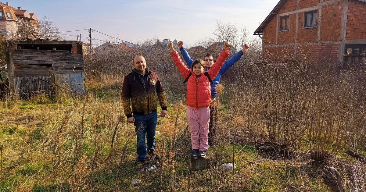 Najlepše vesti za kraj godine: Otac troje bolesne dece čija priča je lomila srce, dobio plac za izgradnju kuće