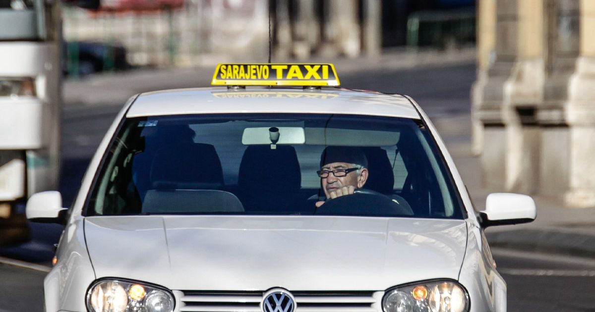 Šokantna poruka sarajevskog taksiste mušterijama za Novu godinu: Ljudi izlaze iz vozila u neverici