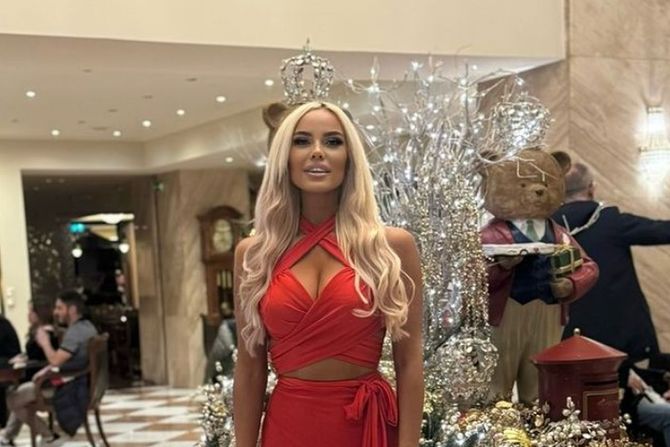 Ana Grozdanović Ana Grozdanović