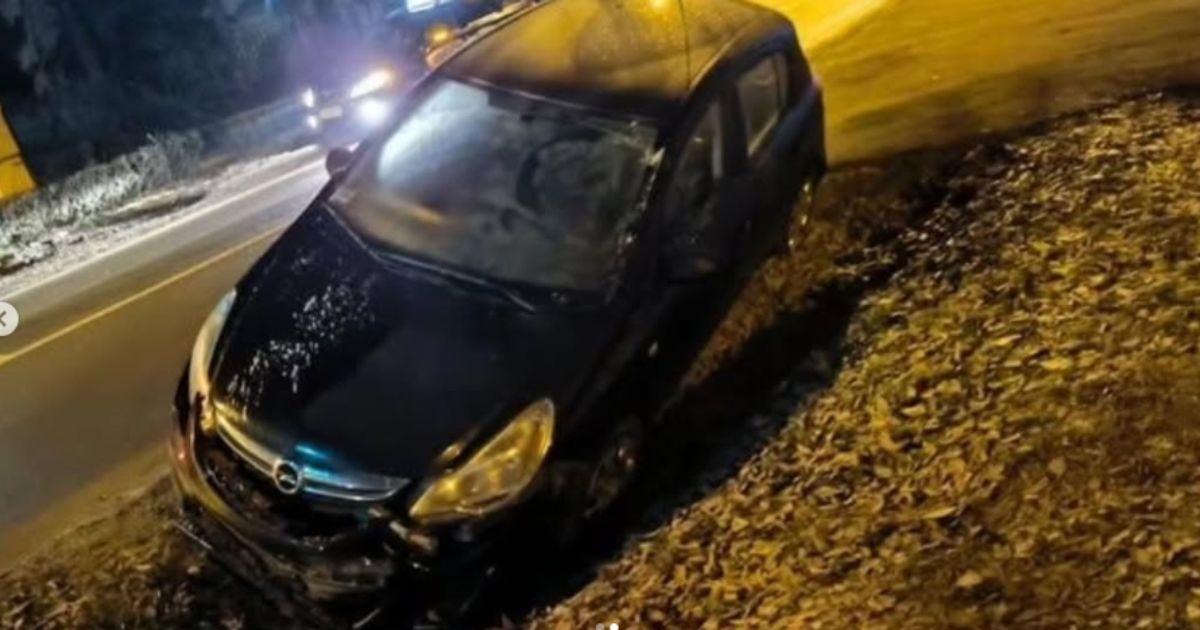 Saobraćajka u Petrovaradinu, vozač automobilom sleteo u kanal: "Ulazio je u kontra smer na mostu "Duga"