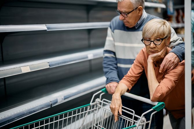 Kupovina par, market,korpa , prodavnica Kupovina par, market,korpa , prodavnica