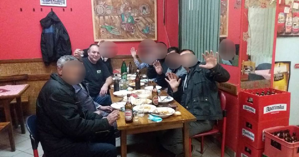 Ovo je kafana u kojoj se dogodilo krvoproliće: Gazda Dejan uvek je kačio slike veselog društva