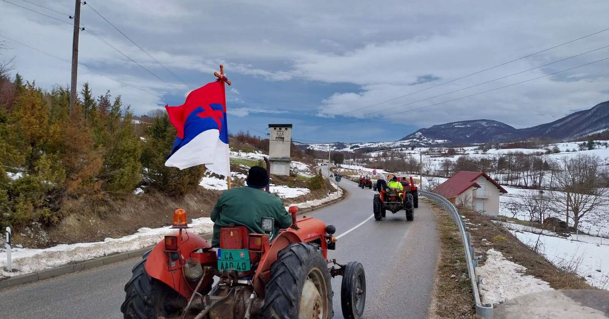 Grmi zapadna Srbija! Kamiondžije i traktoristi krenuli u božićnu vožnju, iza svega se krije human čin