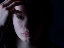 Tuga, tužna žena, devojka, depresija, silovanje