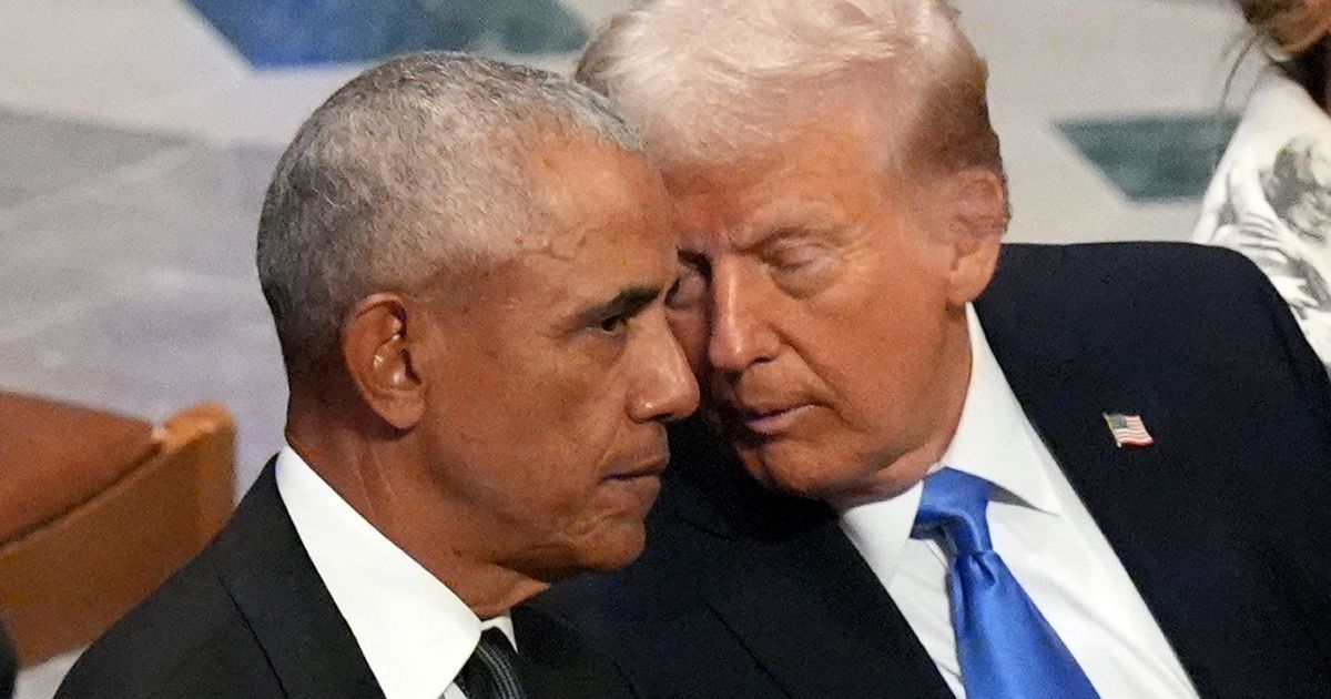 "Važno pitanje, moramo...": Čitač s usana otkrio o čemu su Tramp i Obama razgovarali na ispraćaju Kartera