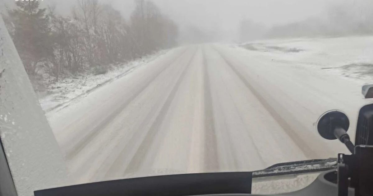 Sneg paralisao BiH, zavejan auto-put u Banjaluci: Nove snežne padavine, izdato upozorenje za vozače