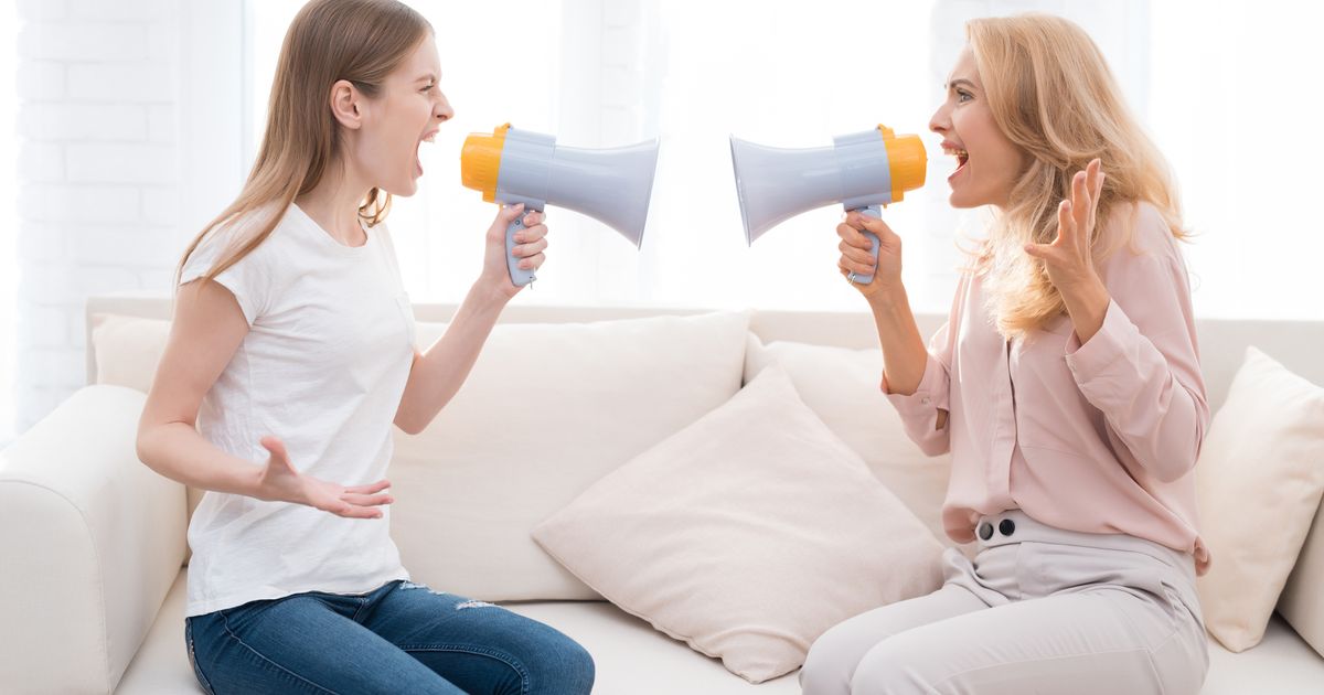 Zašto je moja odrasla ćerka tako gruba prema meni? 7 skrivenih uzroka za njeno ponašanje