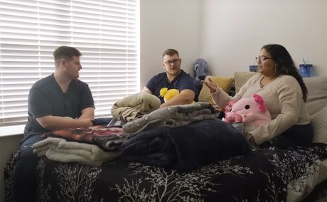 Trojka devojka dečko gej ljubav Sarah James Hunter Sara Džejms Hanter Trojka devojka dečko gej ljubav Sarah James Hunter Sara Džejms Hanter