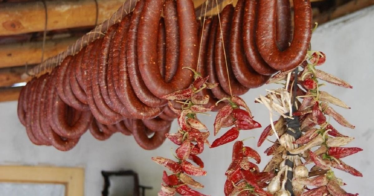 Pirotska peglana kobasica ponovo u centru pažnje: Tradicionalni Sajam 25. i 26. januara u novom ruhu!