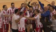 Večiti derbi pripao Zvezdi: Crveno-beli dominantno pobedili Partizan, pa podigli prestižni trofej