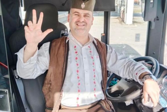 Vozač autobusa Velja Vozač autobusa Velja