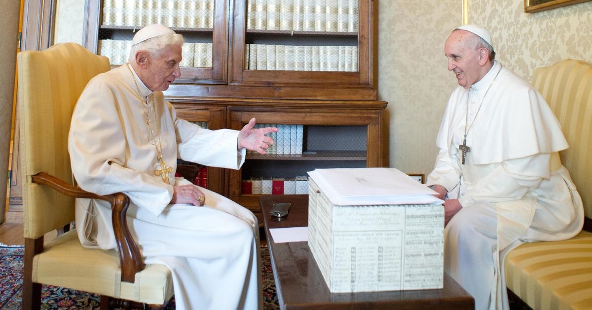 Šta je misteriozna poverljiva kutija koju je dobio papa: "Vatiliks" i druge mračne tajne Vatikana, ali i...