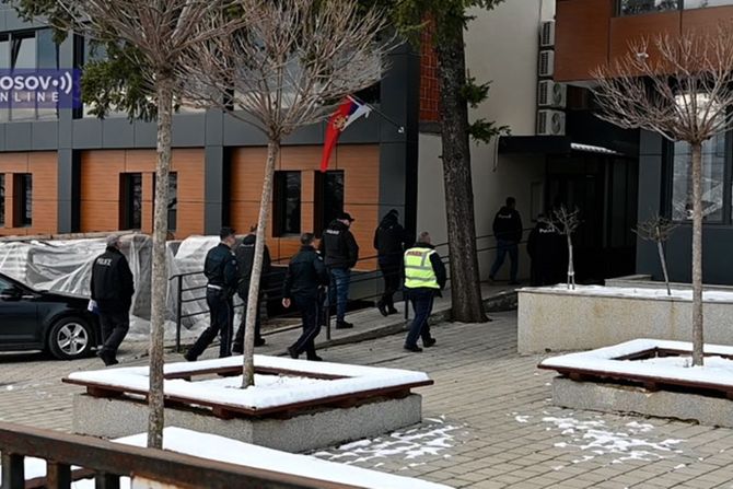 Kosovo, kosovska policija