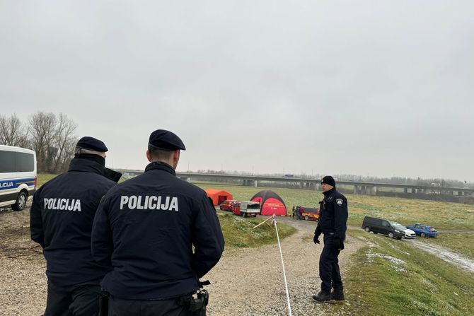 Nestala devojića reka Sava Zagreb Nestala devojića reka Sava Zagreb