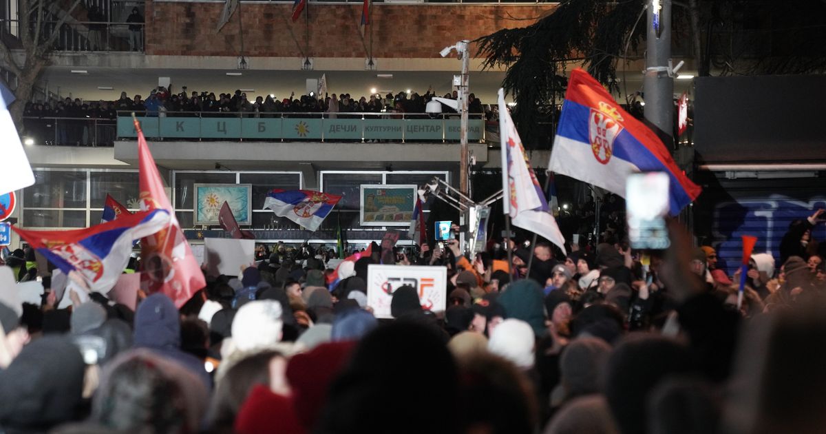 Protest studenata u blokadi ispred RTS: Obustavljen  saobraćaj