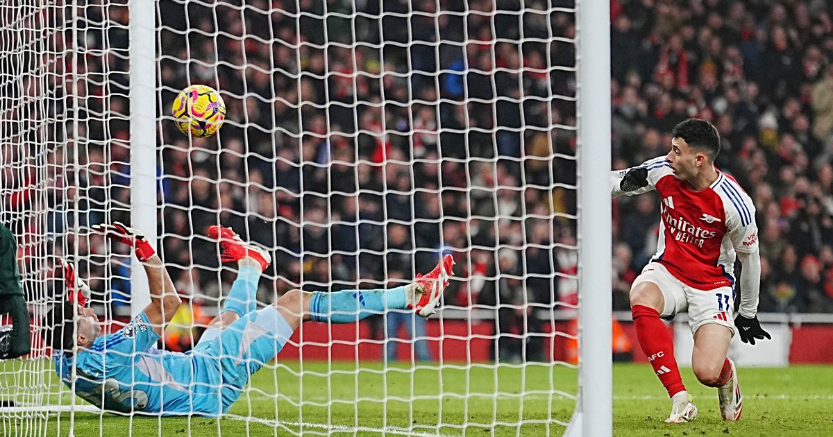 Arsenal vodio 2:0, pa kiksnuo protiv Aston Vile: Liverpul već "hladi šampanjac"