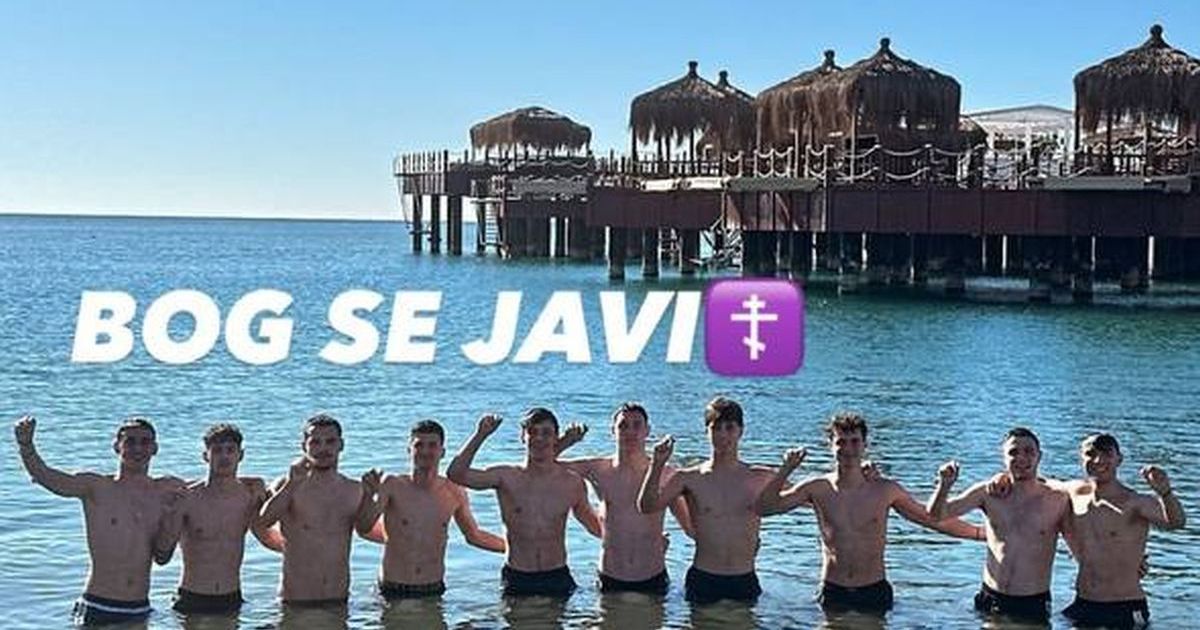 “Bog se javi”: Fudbaleri Čukaričkog ispoštovali tradiciju sa priprema i završili u vodi na Bogojavljenje