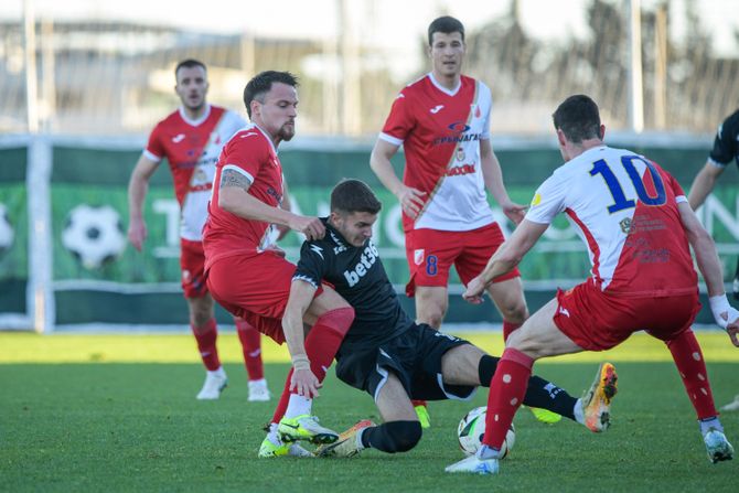 FK Vojvodina, FK Slavija Sofija