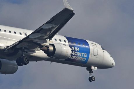 Air Montenegro avion Embraer E190 E195 Air Montenegro avion Embraer E190 E195