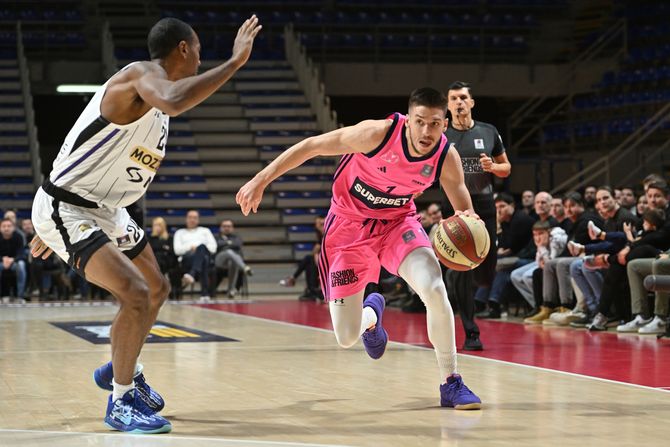 Kosta Kondić i Ajzea Majk Kosta Kondić i Ajzea Majk