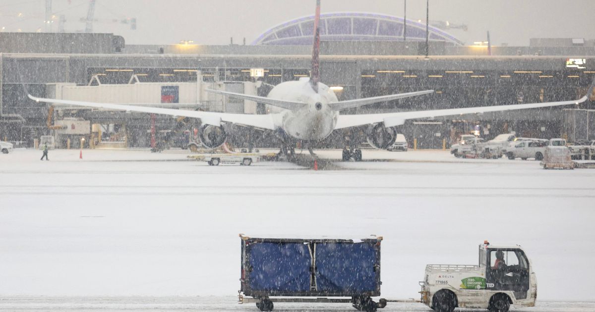 Sva tri aerodroma u regionu Hjustona najavili zatvaranje: Snežna oluja paralisaće saobraćaj