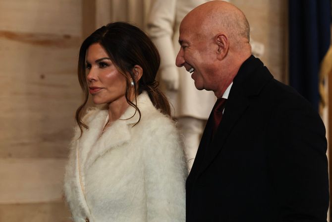 Džef Bezos i Loren Sančez na inauguraciji Donalda Trampa Džef Bezos i Loren Sančez na inauguraciji Donalda Trampa