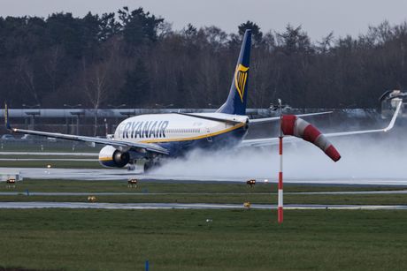 Ryanair EI-EKH Ryanair EI-EKH