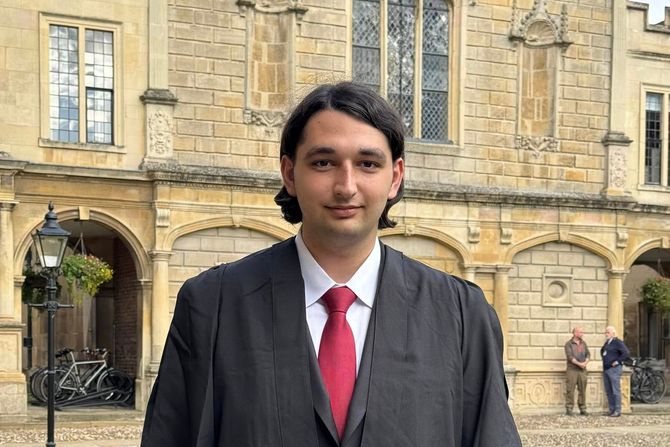 Andrija Živadinović studira na Kembridžu Andrija Živadinović studira na Kembridžu