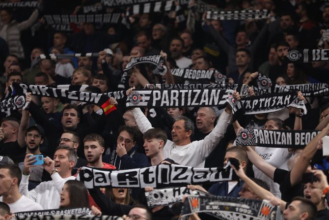 KK Partizan - KK Pariz