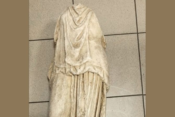 Mermerna statua Mermerna statua