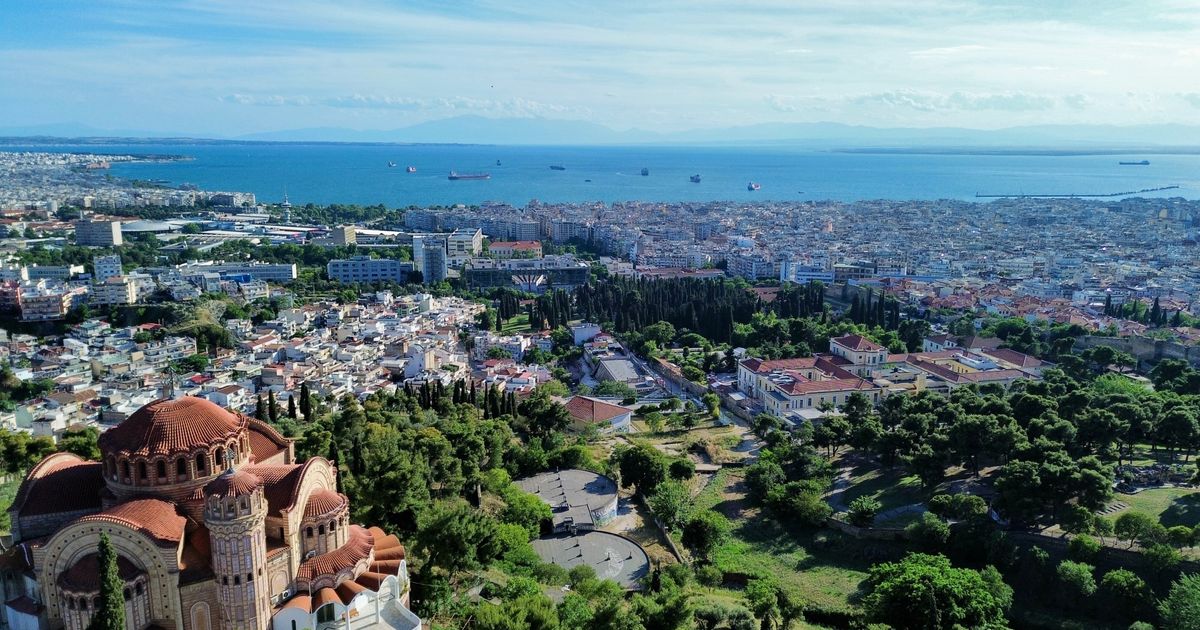 Haos u Solunu: Pukla vodovodna cev, povređena četiri radnika