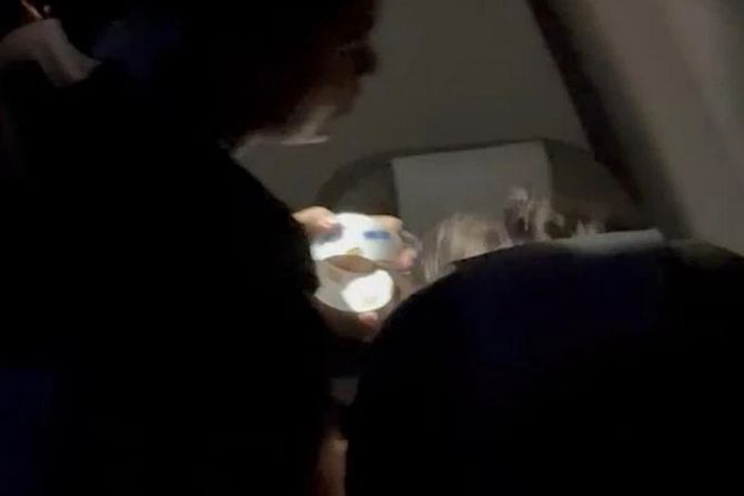 Stjuardese lepljiva traka Stjuardese lepljiva traka