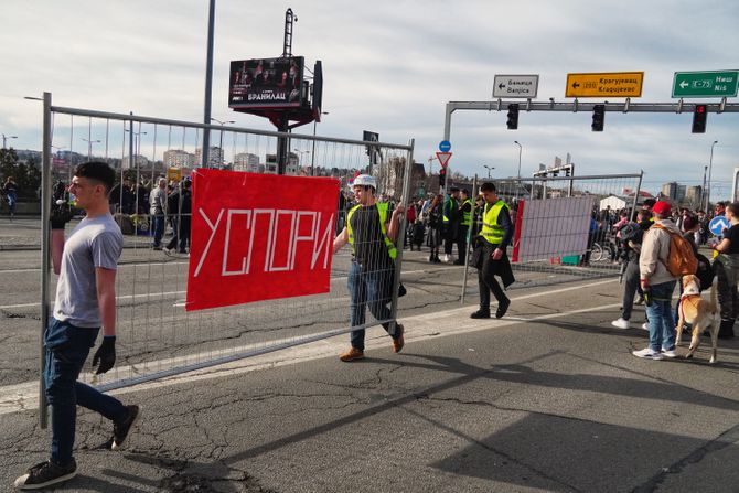 Autokomanda studenti blokada