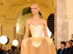 Izložba visoke mode u Parizu, Schiaparelli