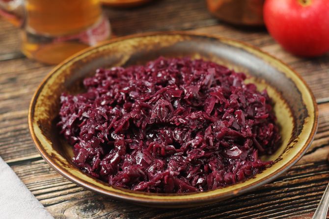 rotkohl, crveni kupus, nemački rotkohl. dinstani kupus