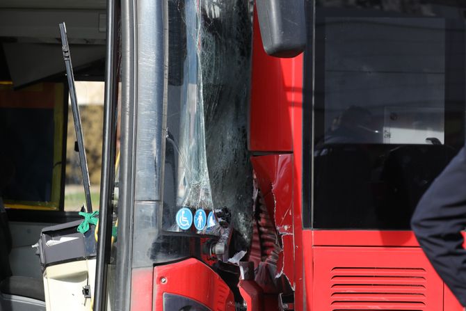 Sudar autobusa Novi Beograd