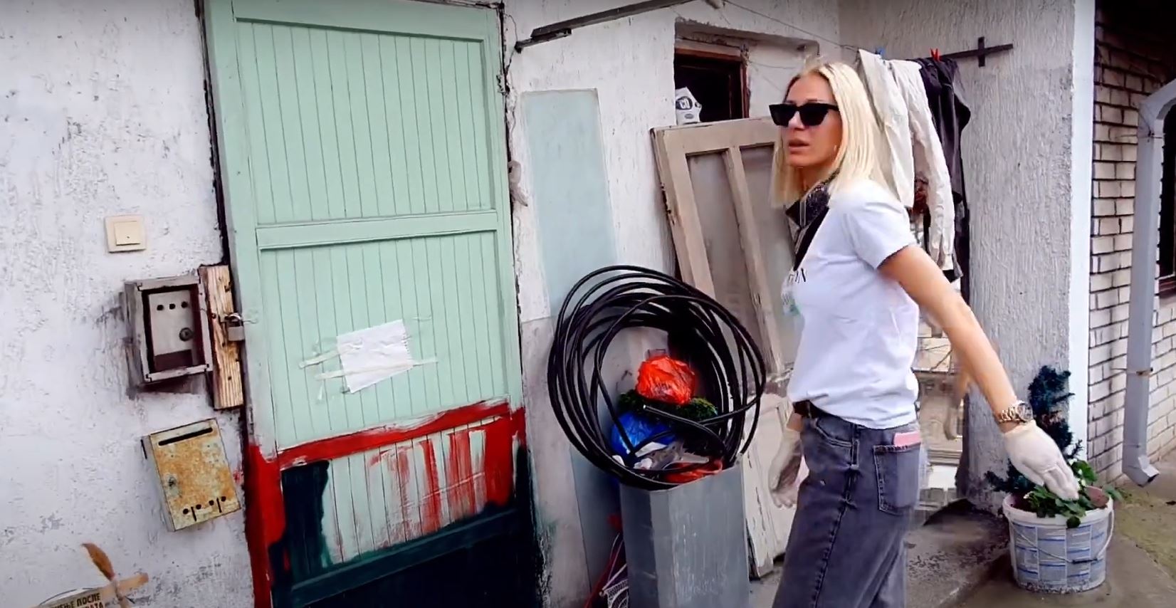 "Socijalna služba me je odvela" Pevačica kao mala živela u Zvečanskoj, noćima plakala - Stalno sam bila gladna