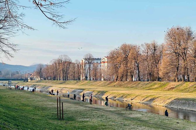 Pirotski Kej pored Nišave, ribolovci