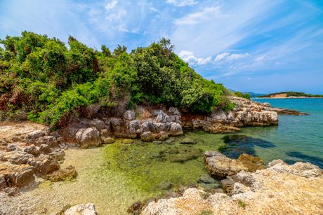 Ksamil, Albanija, plaža, leto 2025, letovanje 2025