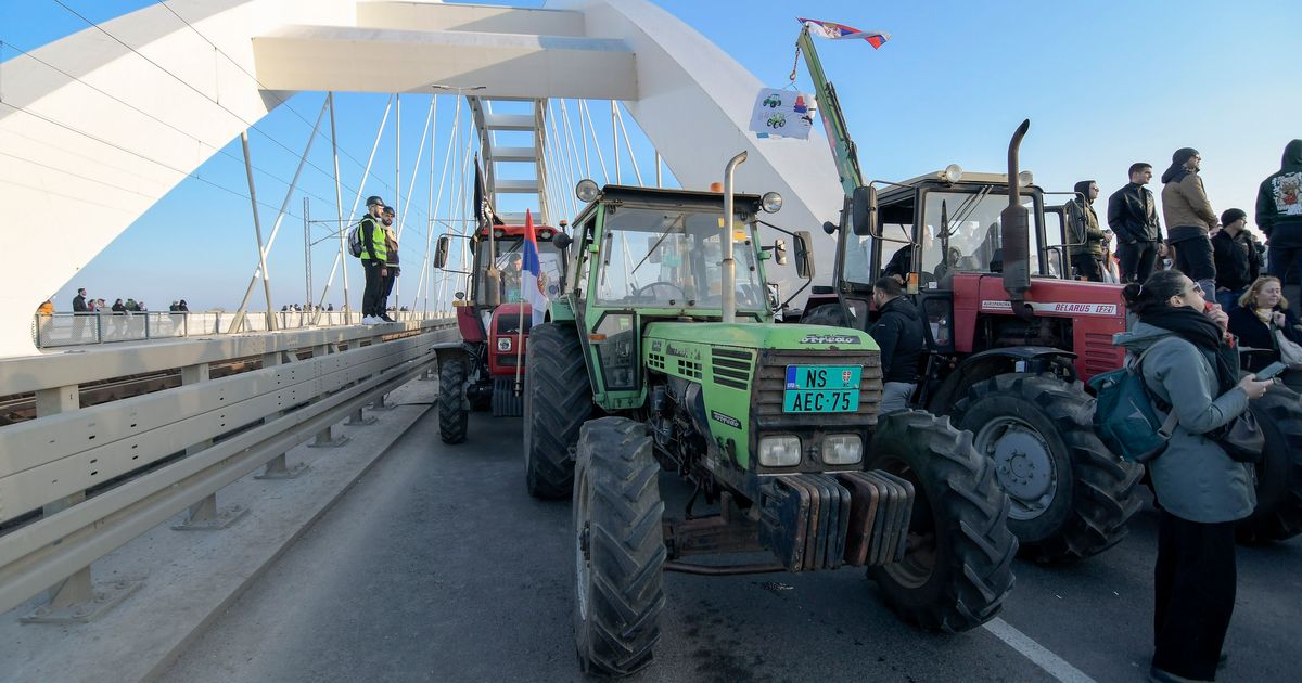 Most slobode u Novom Sadu ostaje blokiran: Saobraćaj preko Varadinskog i Žeželjevog ponovo ide