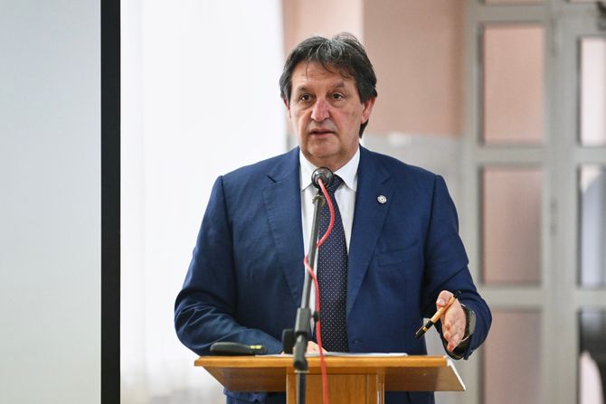 Ministar Gašić obišao pripadnike 98. vazduhoplovne brigade