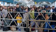 Agonija na Santoriniju, zakrčeni putevi ka glavnoj luci: Trajekti prepuni, haotične scene