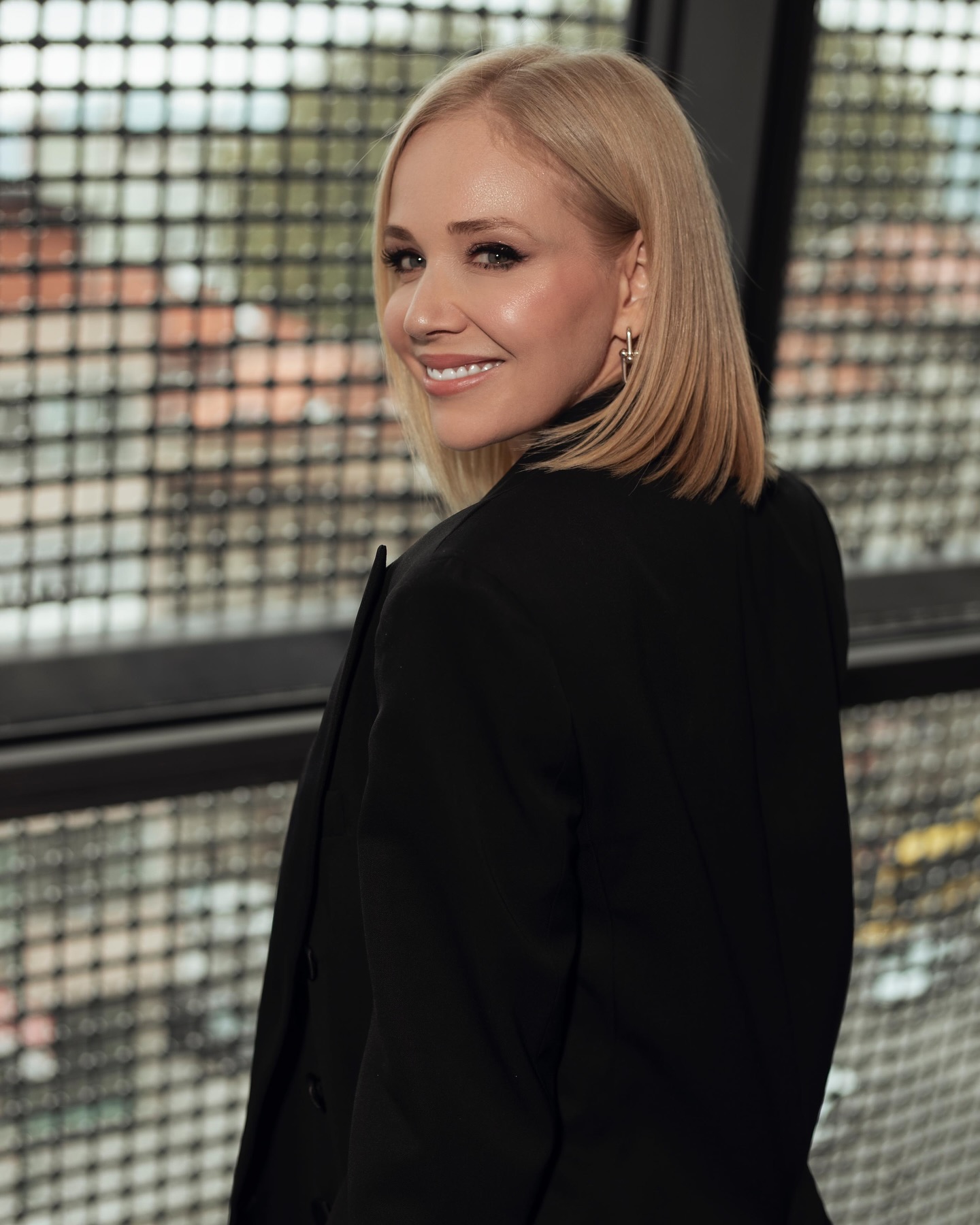 Jelena Rozga pokazala uskršnju trpezu: Sto pun specijaliteta, tu su: pogača, ruska salata i luk