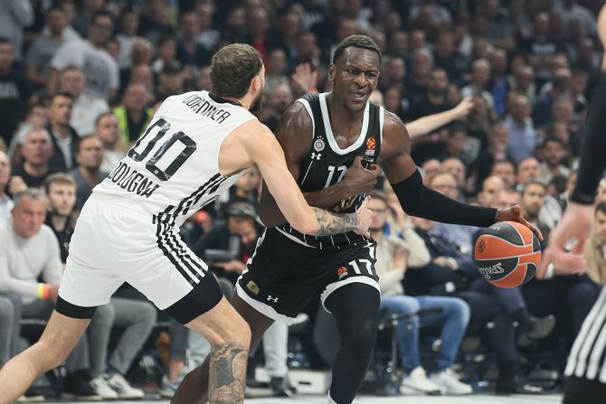 KK Partizan - KK Virtus (Isak Bonga i Isaja Kordinije)