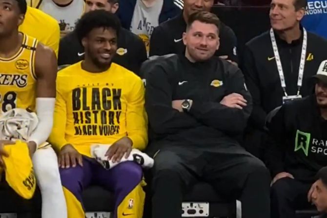 Broni Džejms i Luka Dončić Broni Džejms i Luka Dončić