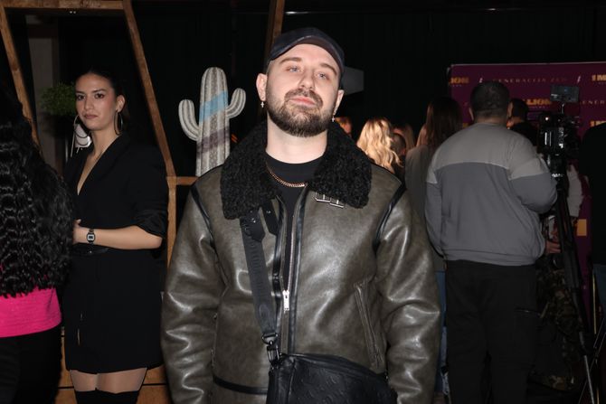 Generacije Zed, Miloš Stojković Henny Generacije Zed, Miloš Stojković Henny