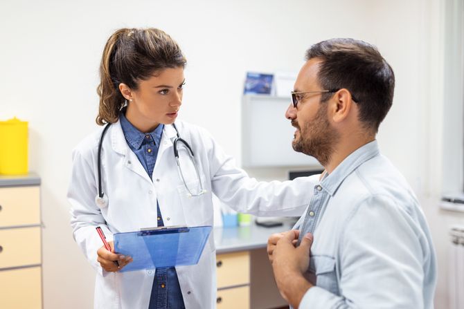 Pregled dokror i pacijent, Kardiolog dr Milijana Balević, Dedinje Pregled dokror i pacijent, Kardiolog dr Milijana Balević, Dedinje